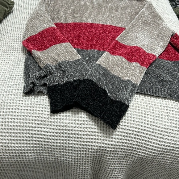 Stylish Women's Color Block Sweater VOLCOM - Picture 4 of 4